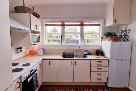 Photo of property in 3 Brown Grove, Fairfield, Lower Hutt, 5011