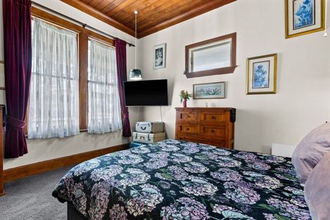Photo of property in 18 Lee Road, Taradale, Napier, 4112