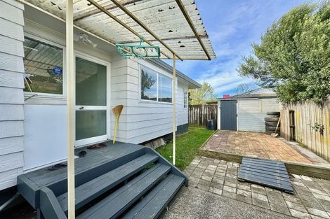Photo of property in 1/6 Kirklow Place, Goodwood Heights, Auckland, 2105