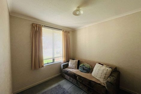 Photo of property in 30 Caroline Crescent, Highbury, Palmerston North, 4412