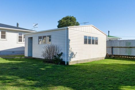 Photo of property in 27 Bledisloe Street, Levin, 5510