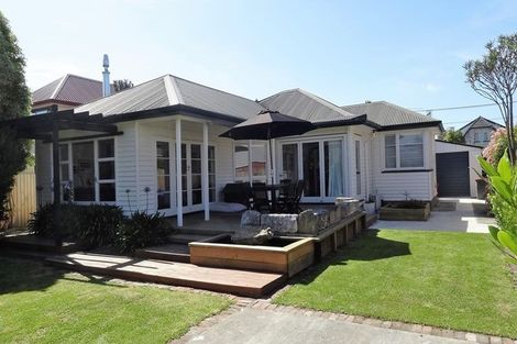 Photo of property in 221 Weston Road, St Albans, Christchurch, 8052