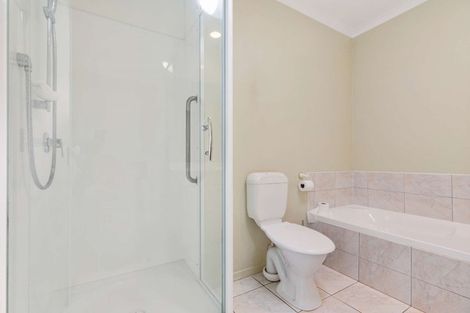 Photo of property in 25 Fernbrook Close, Burswood, Auckland, 2013