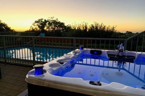 Photo of property in 128 Winara Avenue, Waikanae, 5036