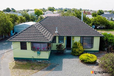 Photo of property in 15 Merrington Crescent, Aranui, Christchurch, 8061