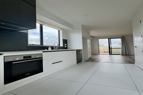 Photo of property in 11e Mandarin Place, Half Moon Bay, Auckland, 2012