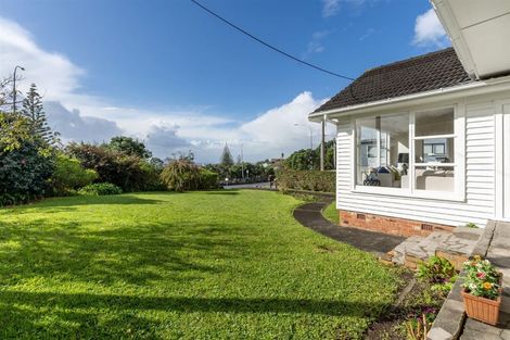 Photo of property in 1/516 Glenfield Road, Bayview, Auckland, 0629