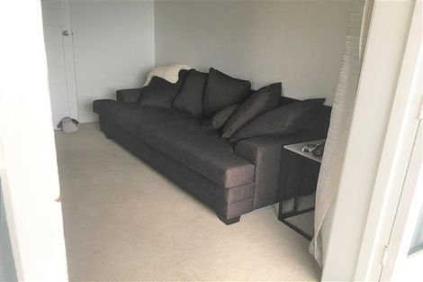Photo of property in Devonport Apartments, 28/127 Saint Aubyn Street, New Plymouth, 4310