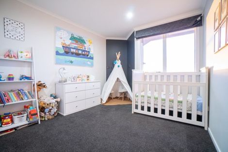 Photo of property in 31 Silicon Way, Fitzherbert, Palmerston North, 4410