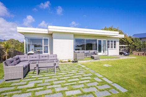 Photo of property in 15 Eatwell Avenue, Paraparaumu Beach, Paraparaumu, 5032