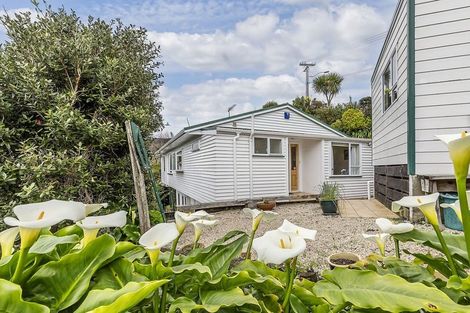 Photo of property in 9 Hampton Hill Road, Tawa, Wellington, 5028