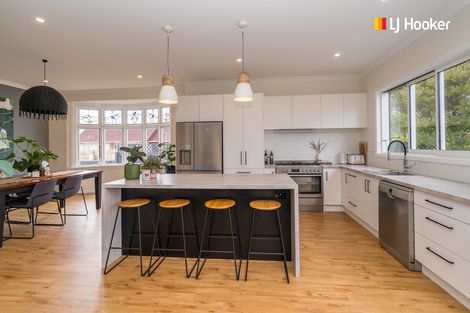 Photo of property in 65 Hargest Crescent, Saint Kilda, Dunedin, 9012