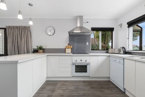 Photo of property in 12 Houhere Place, Pukete, Hamilton, 3200