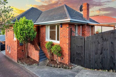 Photo of property in 95 Hutchinson Avenue, New Lynn, Auckland, 0600