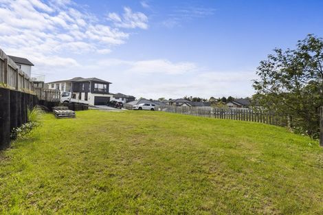 Photo of property in 3 Tawapou Close, Massey, Auckland, 0614