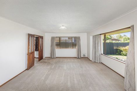Photo of property in 15 Valerie Place, Redwood, Christchurch, 8051