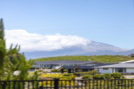 Photo of property in 2 Marsden Place, Hurworth, New Plymouth, 4310