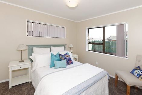 Photo of property in 2/36 Golfland Drive, Golflands, Auckland, 2013