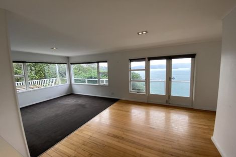 Photo of property in 54 Fortification Road, Karaka Bays, Wellington, 6022