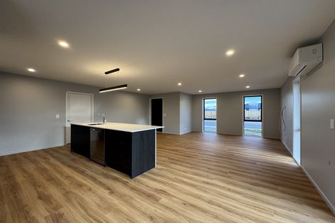 Photo of property in 2/232 Marine Parade, New Brighton, Christchurch, 8061