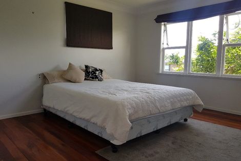 Photo of property in 37 Edmonton Road, Henderson, Auckland, 0612