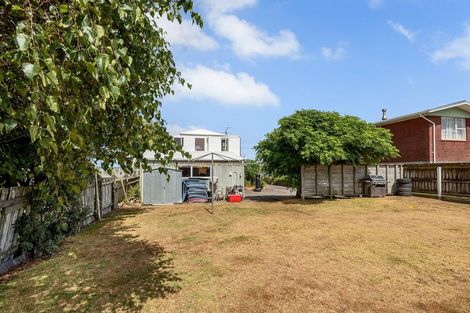 Photo of property in 9 Sackville Street, Fitzroy, New Plymouth, 4312