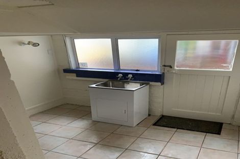 Photo of property in 53 Granger Road, Cockle Bay, Auckland, 2014