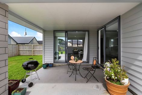 Photo of property in 28 Kerr Crescent, Patumahoe, 2679