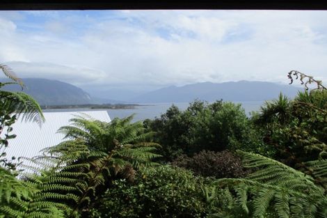 Photo of property in 15 Ivy Terrace, Moana, 7872