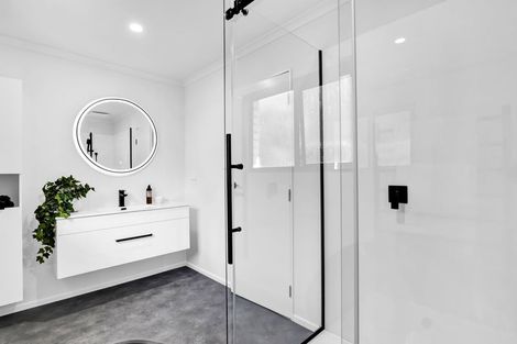 Photo of property in 7 Lombardy Place, Whalers Gate, New Plymouth, 4310