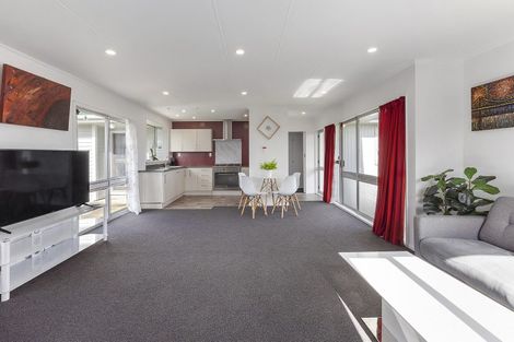 Photo of property in 124 Gloaming Hill, Titahi Bay, Porirua, 5022