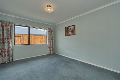Photo of property in 40 Royal Oak Drive, Kelvin Grove, Palmerston North, 4414