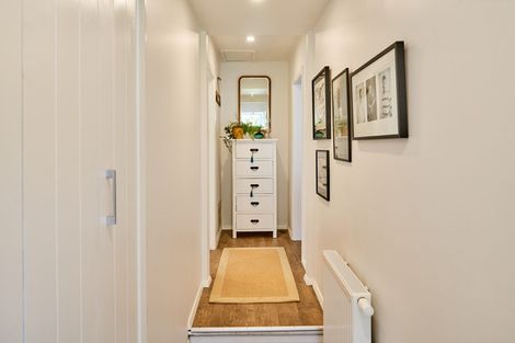 Photo of property in 53 Pukatea Street, Eastbourne, Lower Hutt, 5013