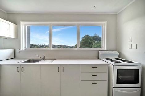 Photo of property in 20 Shanaway Rise, Hillcrest, Auckland, 0627