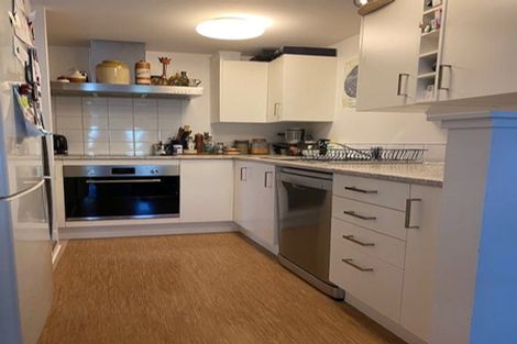 Photo of property in 21 Hawker Street, Mount Victoria, Wellington, 6011