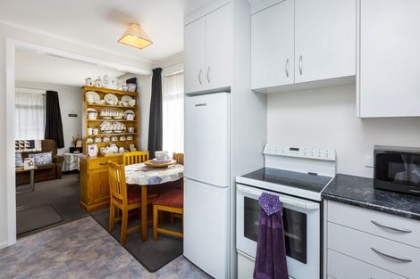 Photo of property in 2/15 Clouston Park Road, Ebdentown, Upper Hutt, 5018