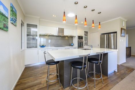 Photo of property in 5b Tupuhi Place, Highlands Park, New Plymouth, 4312