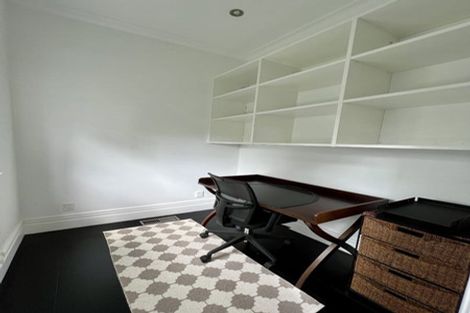 Photo of property in 8 William Bond Street, Stanley Point, Auckland, 0624