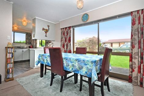 Photo of property in 10 Faith Bullock Place, New Lynn, Auckland, 0600