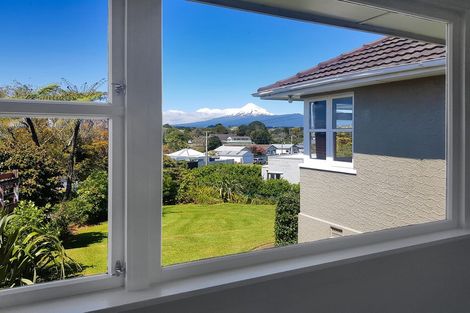 Photo of property in 184 Seaview Road, Westown, New Plymouth, 4310