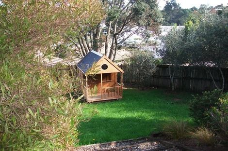 Photo of property in 12 Bushglen Court, Browns Bay, Auckland, 0630