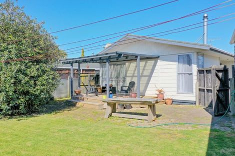 Photo of property in 6 Matipo Place, Edgecumbe, 3120