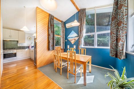 Photo of property in 34 Pinehaven Road, Pinehaven, Upper Hutt, 5019