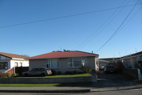 Photo of property in 84 Palmers Road, New Brighton, Christchurch, 8083