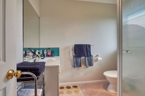 Photo of property in 40 Royal Oak Drive, Kelvin Grove, Palmerston North, 4414