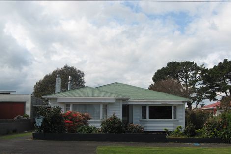 Photo of property in 64 Woodleigh Street, Frankleigh Park, New Plymouth, 4310