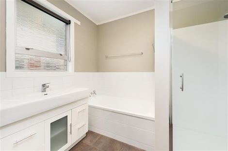 Photo of property in 294 Ngatai Road, Bellevue, Tauranga, 3110