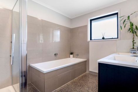 Photo of property in 103 Mcleod Road, South Head, Helensville, 0874