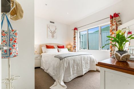 Photo of property in 1/2 Merwood Lane, Devonport, Auckland, 0624