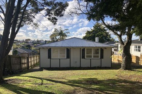 Photo of property in 3 Christina Avenue, Te Atatu South, Auckland, 0602